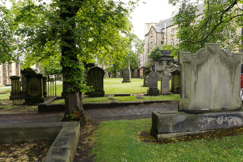 The Edinburgh Graveyard www.thetwodrifters.net